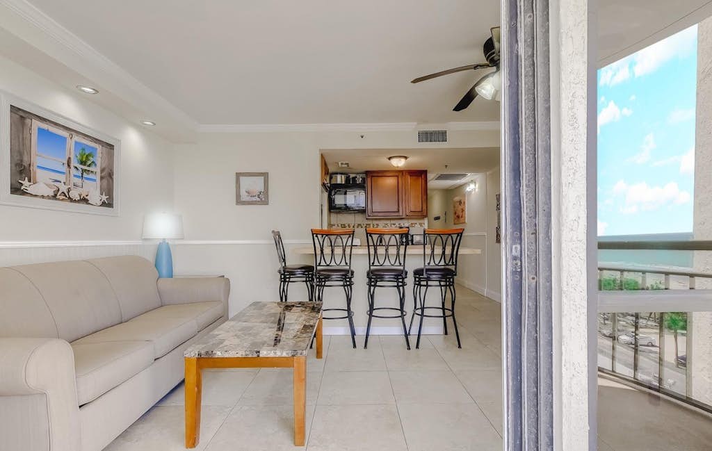 Breathtaking Ocean View 1 Bedroom Queen Suite!  Meridian Plaza 707