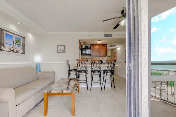 Breathtaking Ocean View 1 Bedroom Queen Suite! Meridian Plaza 707