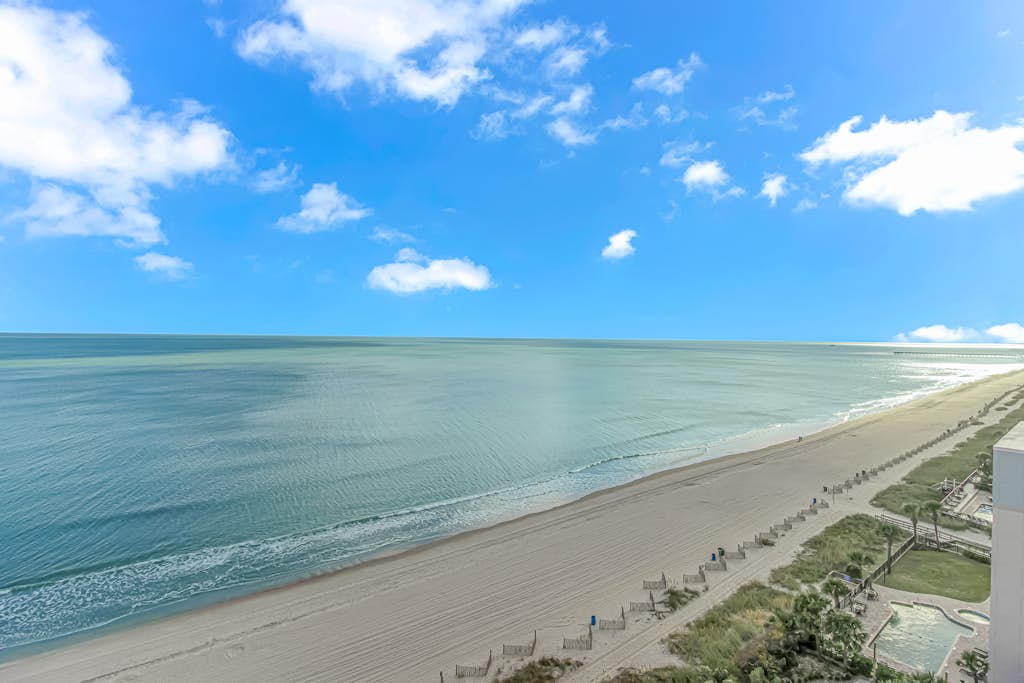 Direct Oceanfront 1 bedroom Condo - Surf's Up Oceanfront Oasis 1416