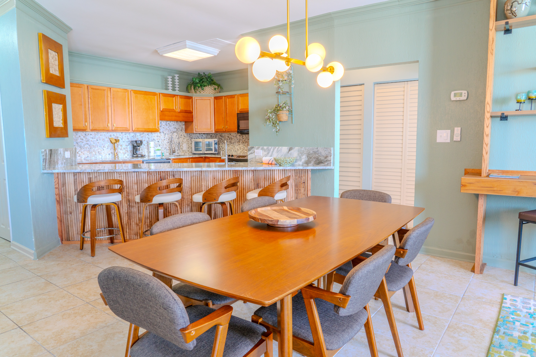 Stellar Renovated Oceanfront 2 BR! Sand Dunes 1232