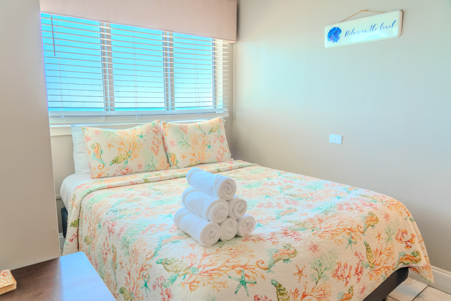 Stunning Studio with Impeccable Oceanfront Views!  Beautifully Updated - Palace Resort 1202