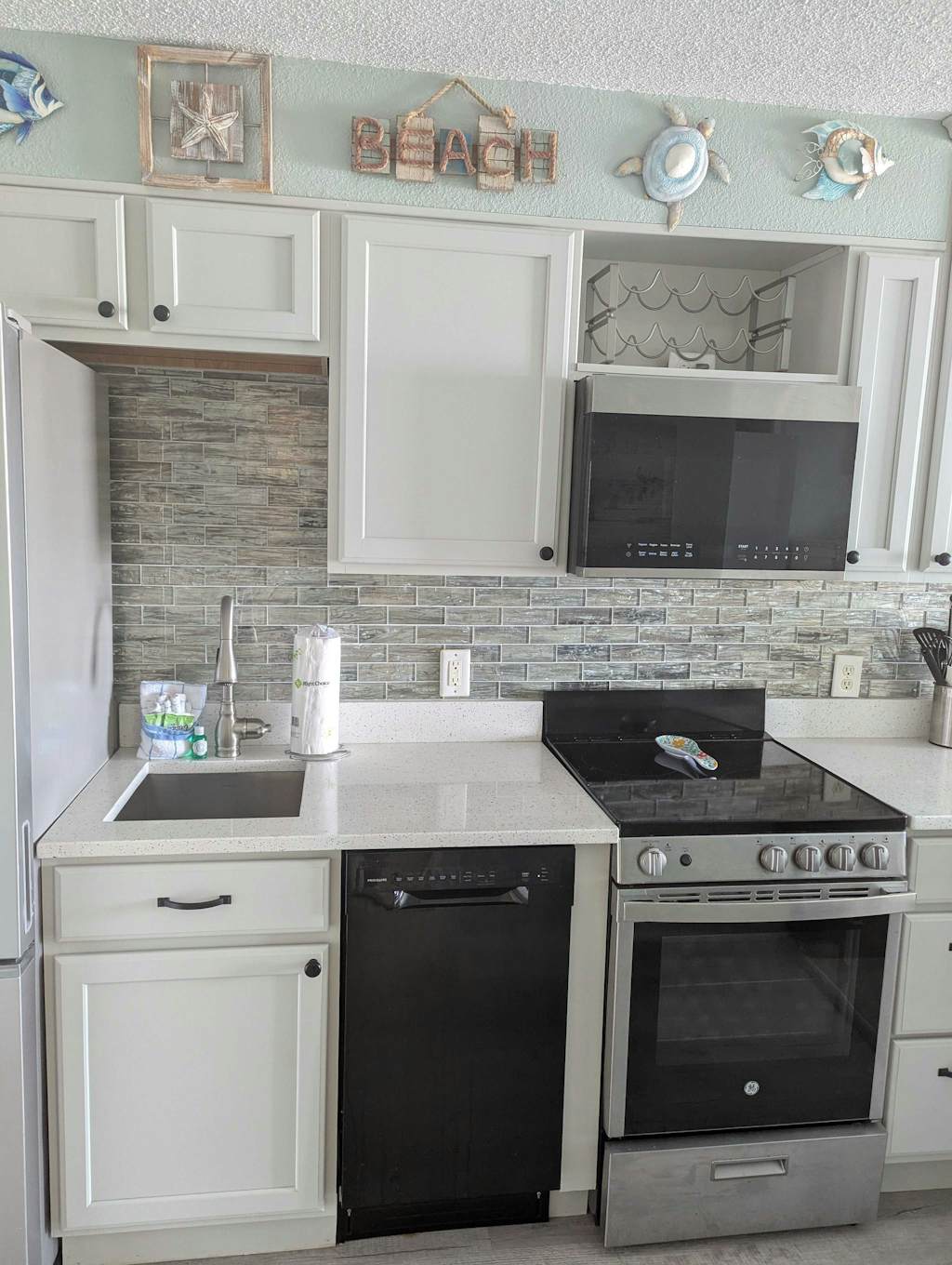 Completely Renovated Ocean View Suite!  Perfect for 4 Guests!  Sea Mist 51410