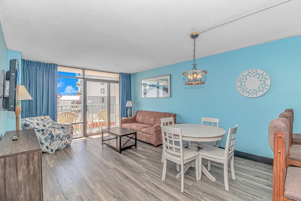 Beautifully Updated 1 Bedroom Suite! Sand Dunes Room 2746