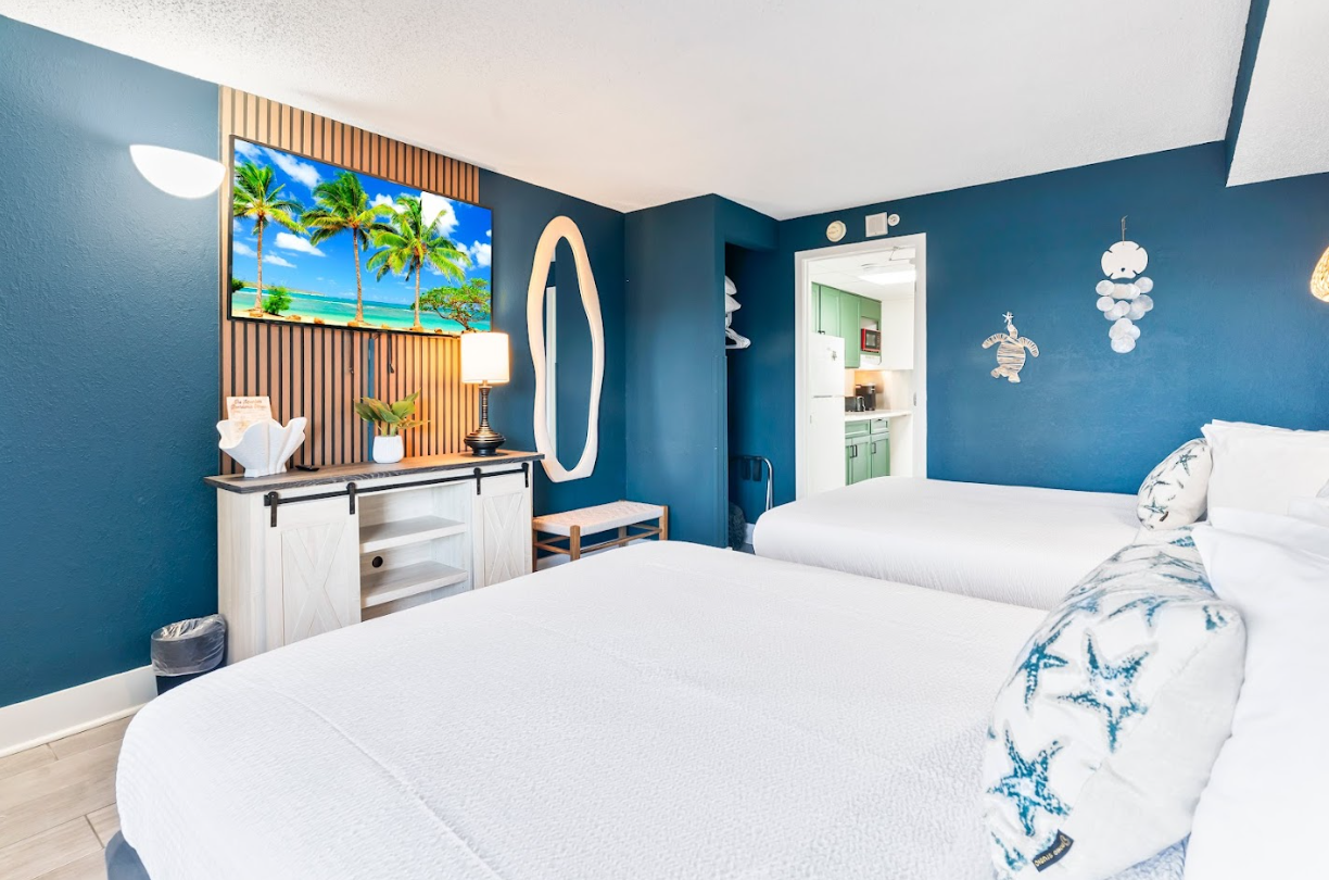 Beautifully Renovated Coastal Retreat! Oceanfront Condo for 6! Boardwalk 135