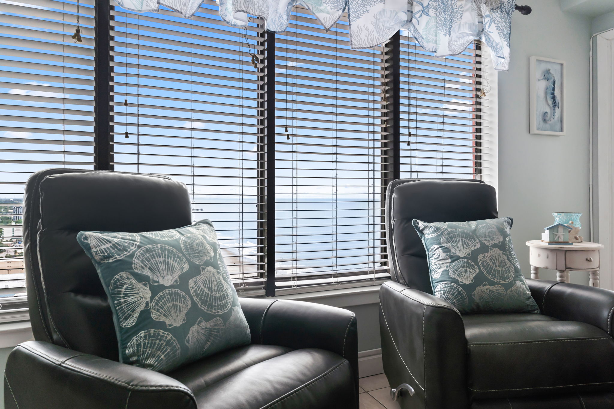 Newly Renovated 2 Bedroom Condo- With Stunning Views! Palace Resort 2108