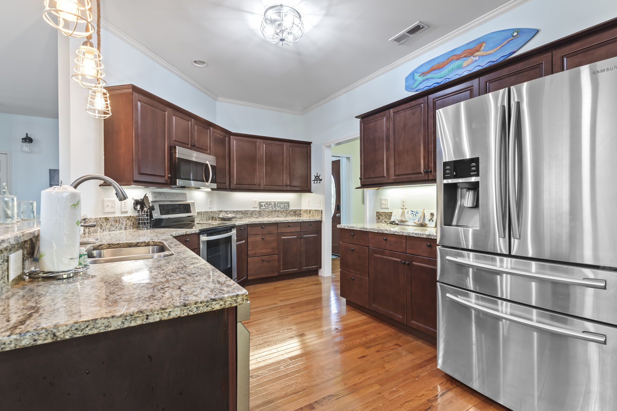 Spectacular Beach House! Arcade Games & Hot Tub! Sleeps 12!