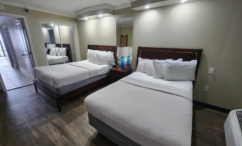 Direct Oceanfront 1 Bedroom with Stunning Views! Caravelle 841