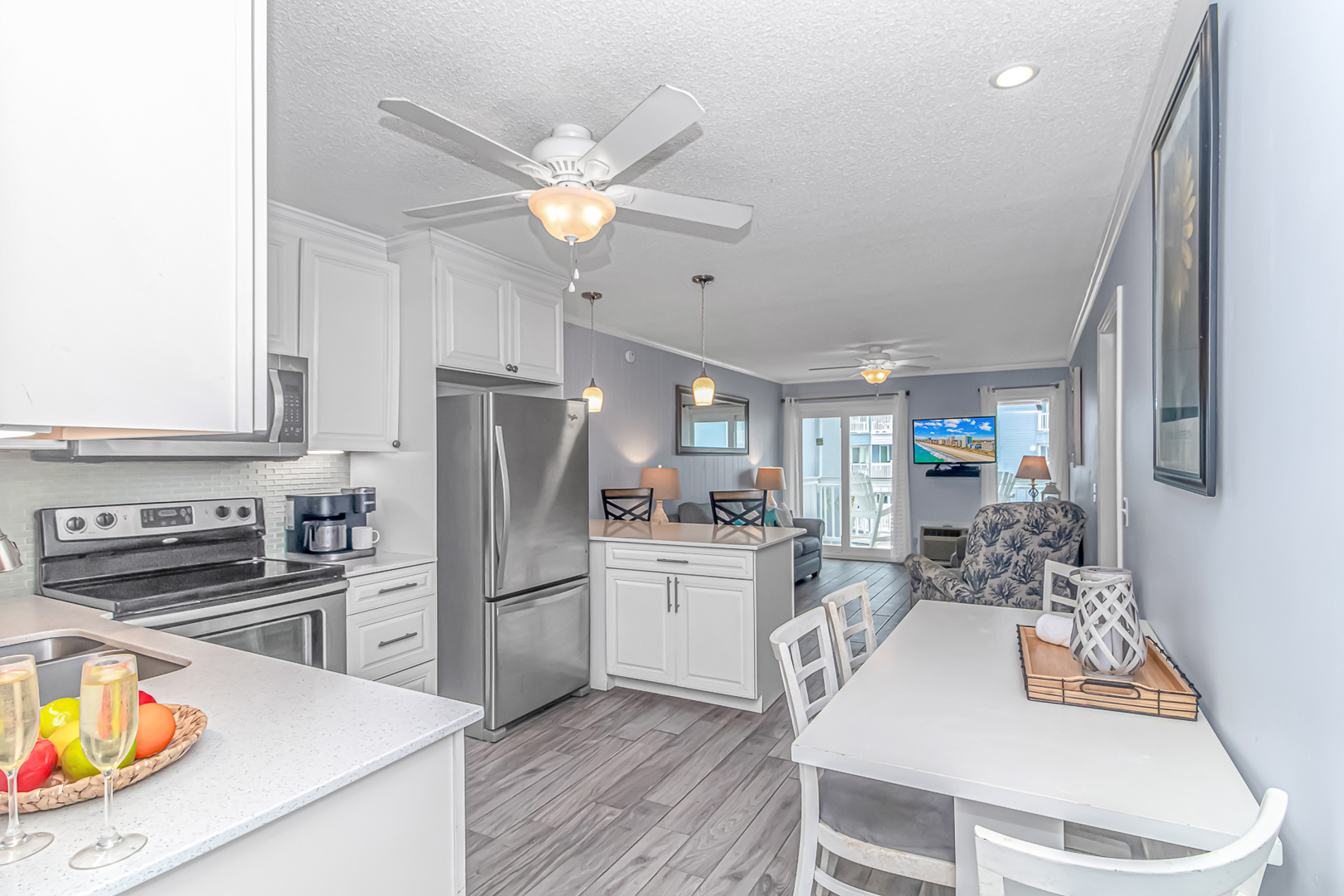 Breathtaking 2 Bedroom Condo with Ocean Views! Sleeps 5! 2B