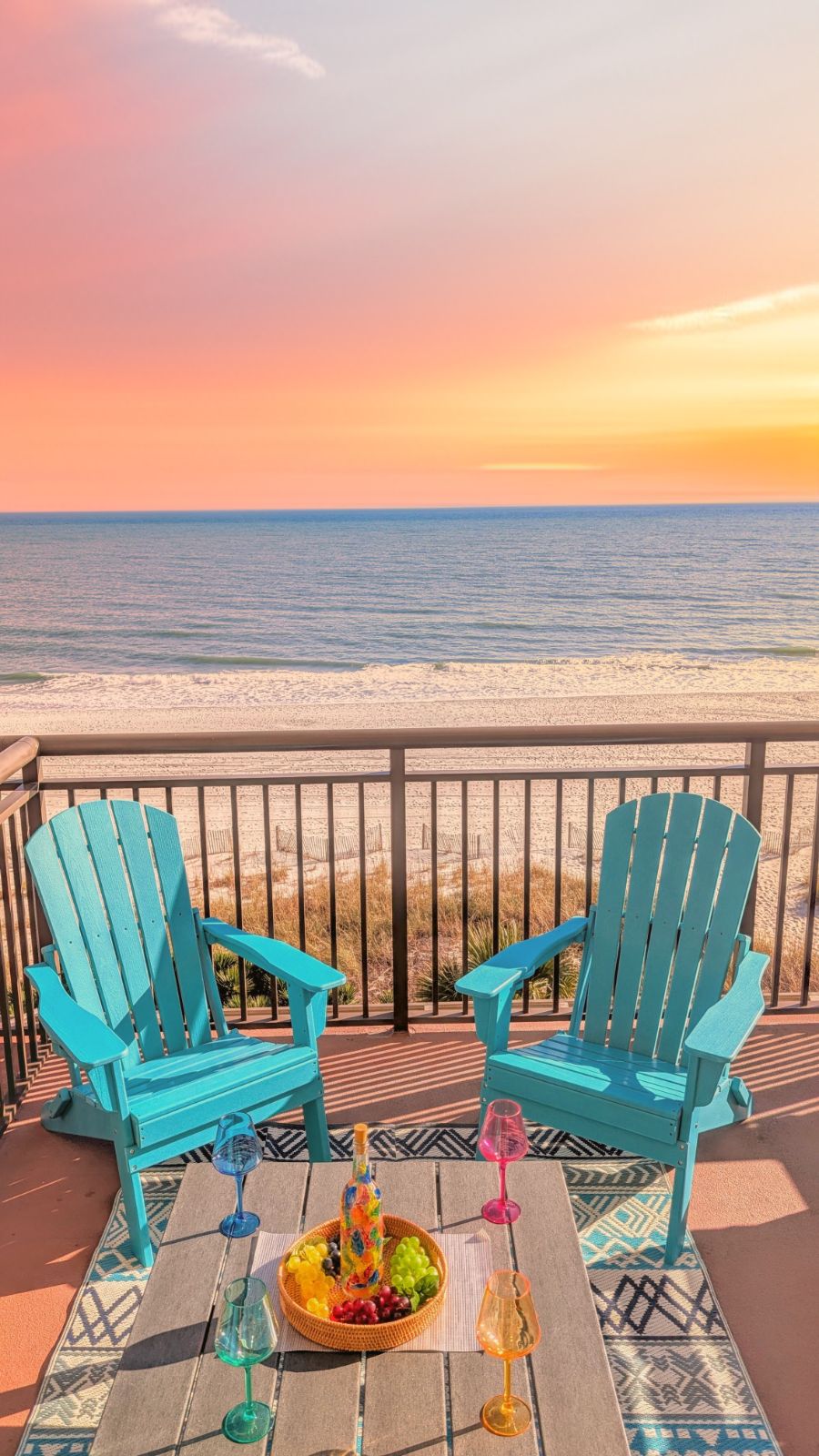 Renovated King Suite-LED Fireplace and Oversized Oceanfront! Caravelle 512