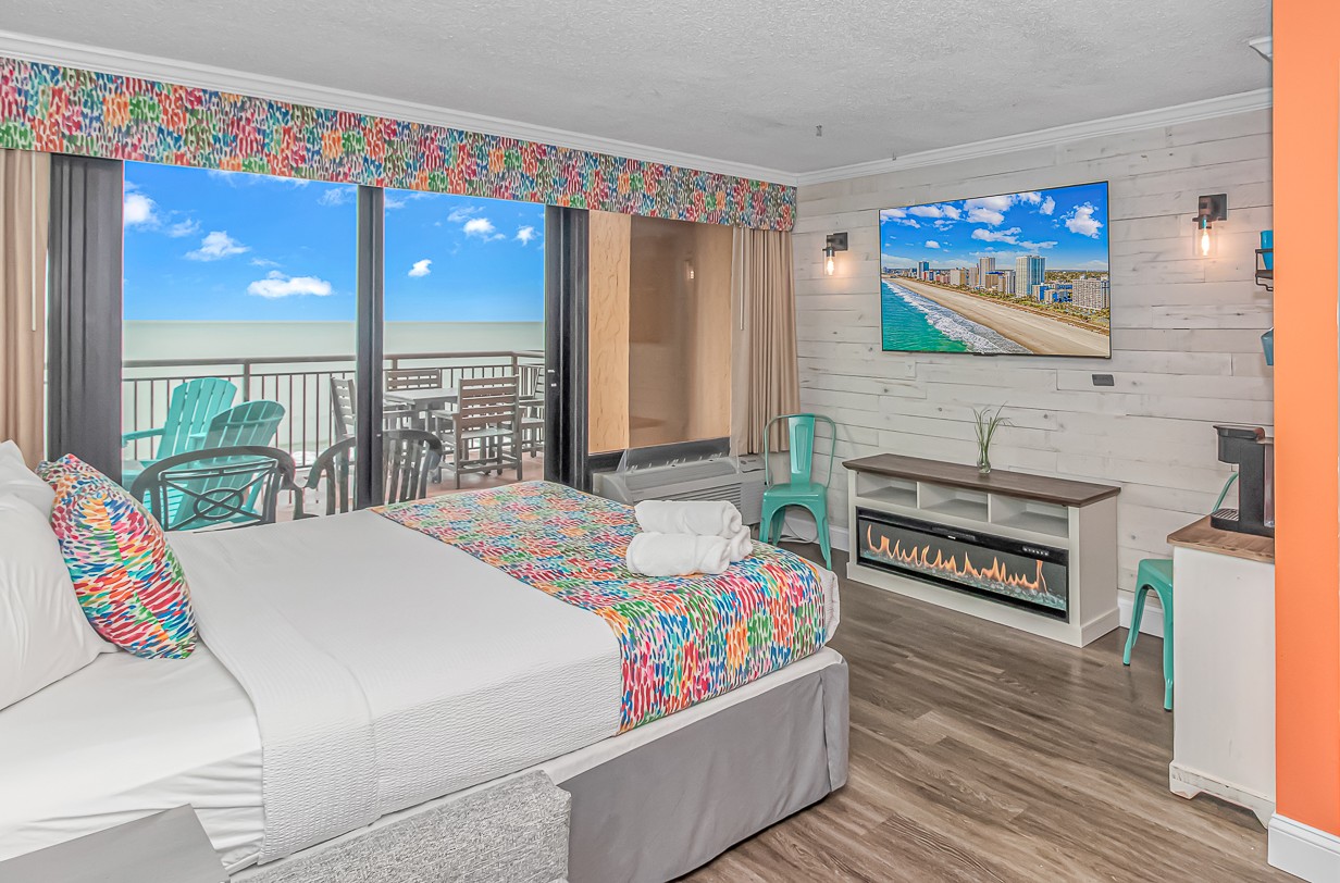 Renovated King Suite-LED Fireplace and Oversized Oceanfront! Caravelle 512