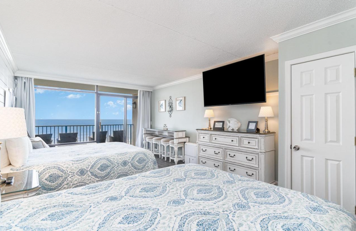 Completely Renovated Oceanfront Studio! Sand Dunes 2542