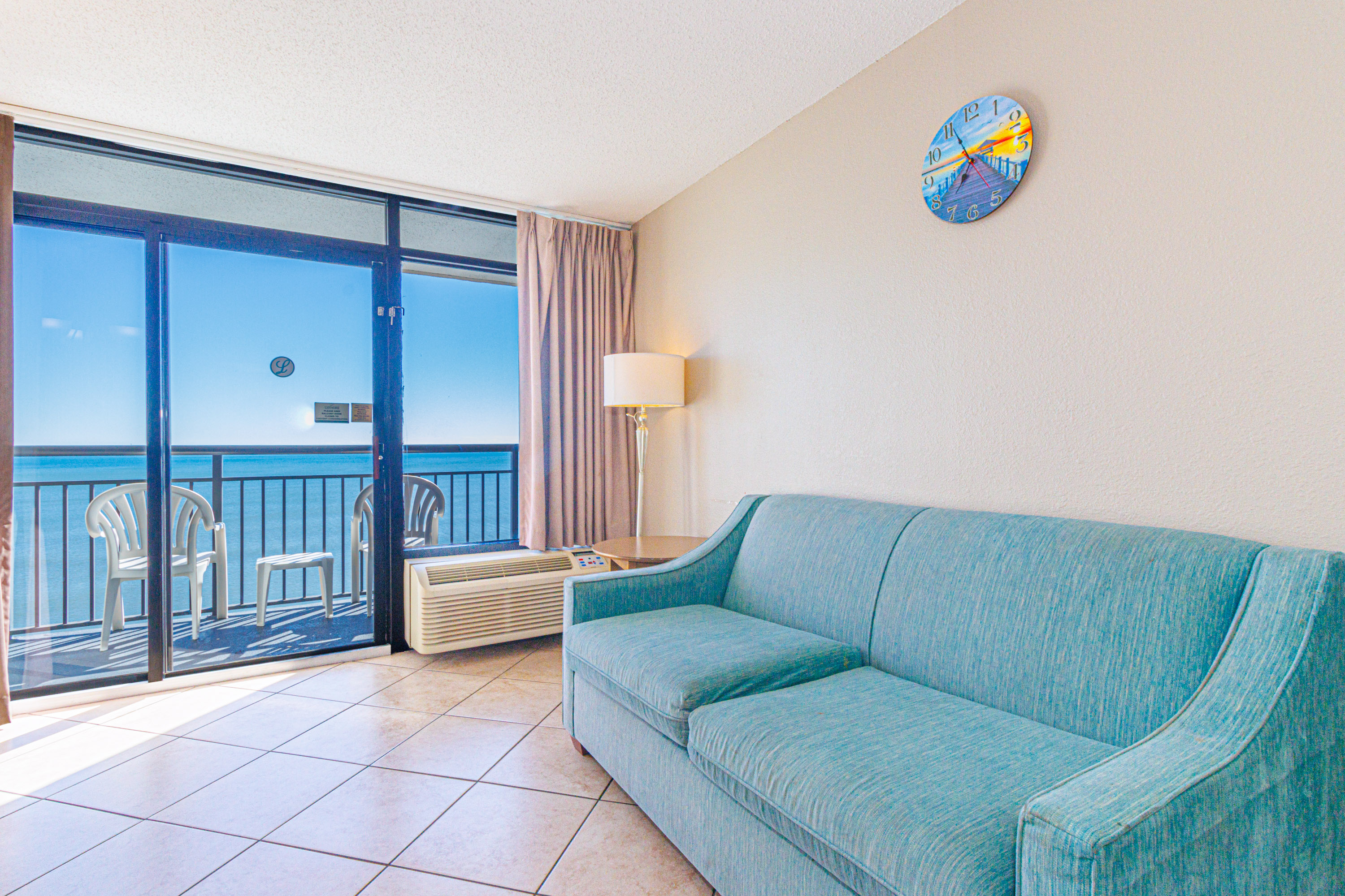 Spacious 1 Br Condo- Stunning Oceanfront Views-Landmark 1434