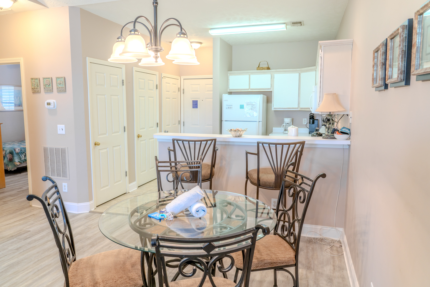 Spacious 2 BR Condo-Golf Course Views! River Oaks 65-M