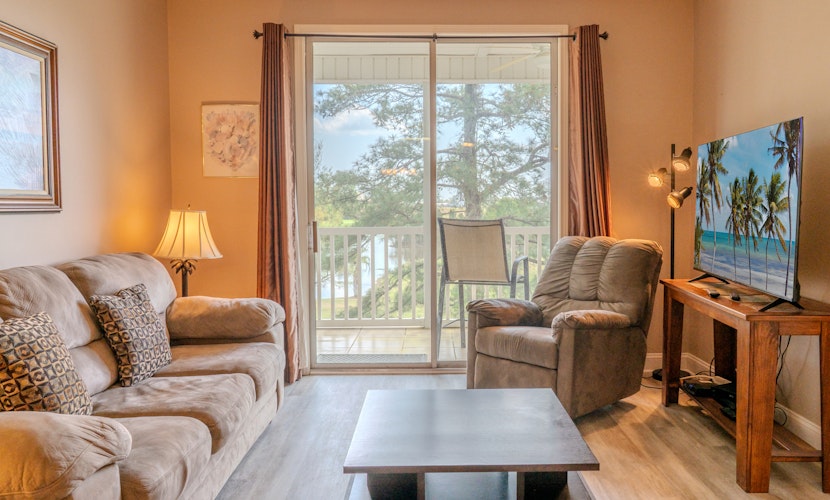 Spacious 2 BR Condo-Golf Course Views! River Oaks 65-M