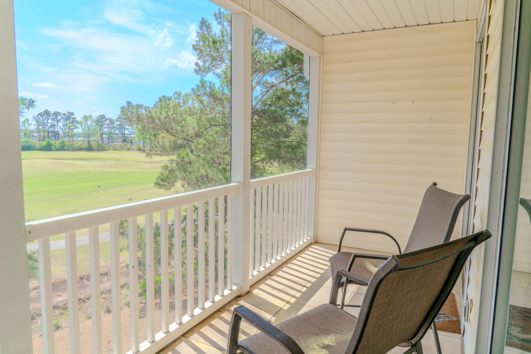 Spacious 2 BR Condo-Golf Course Views! River Oaks 65-M