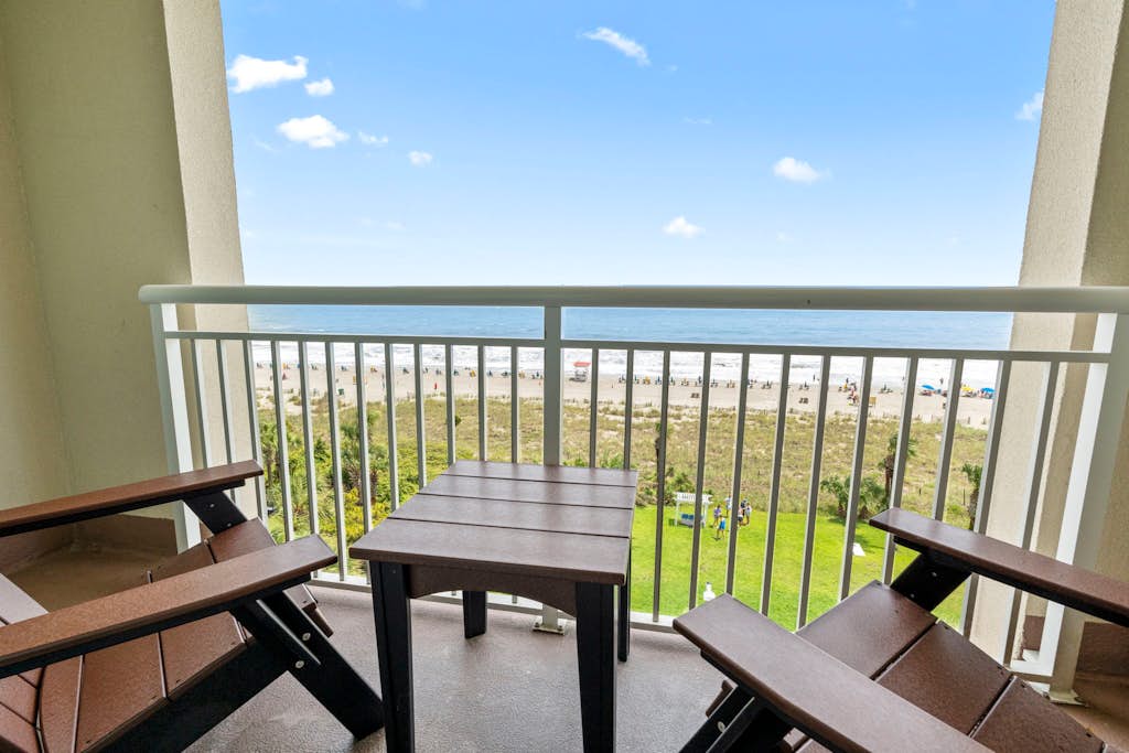 Beautifully Updated Oceanfront King Suite-Indoor Waterpark! Dunes Village 604