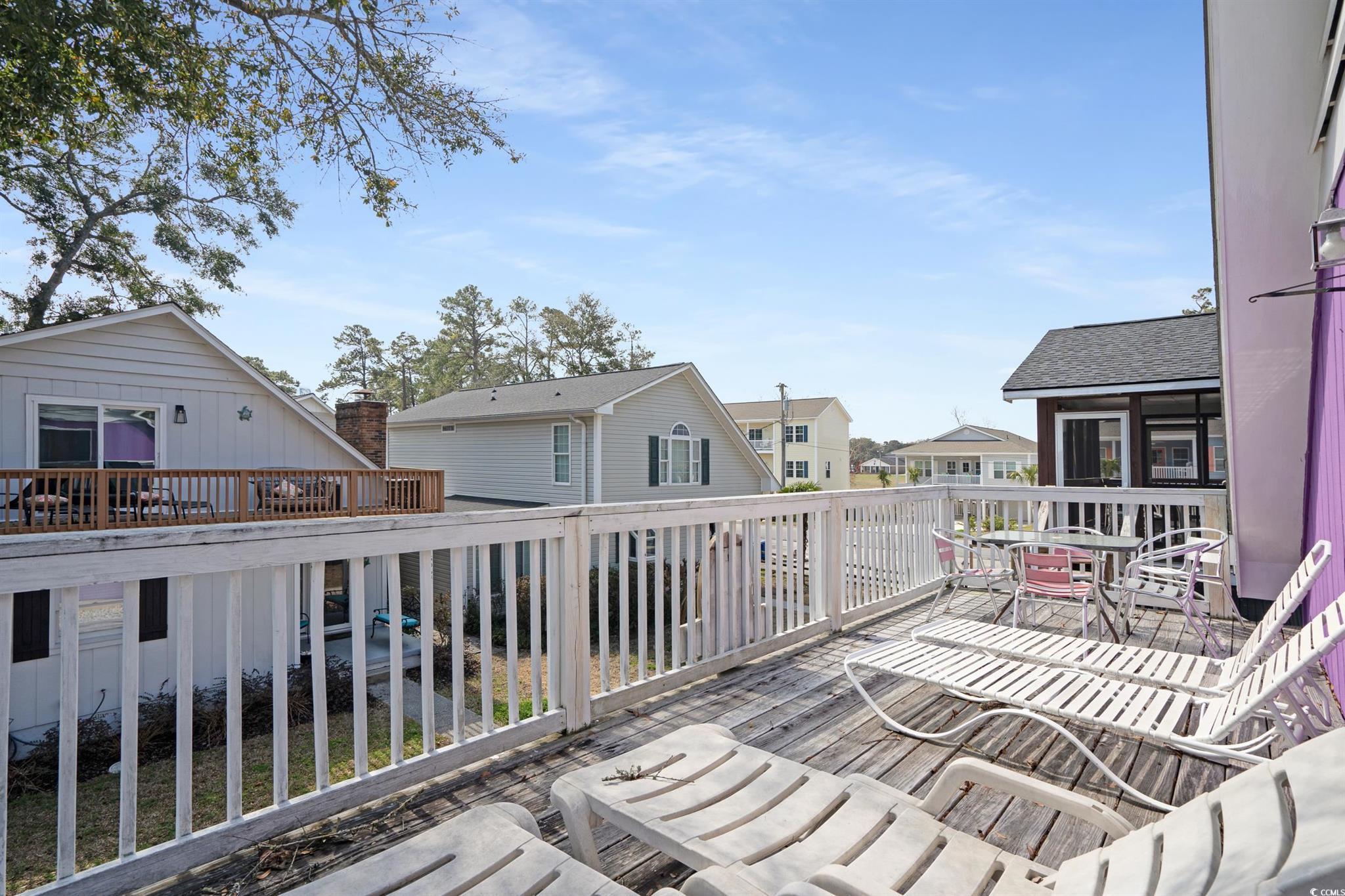 Mai Tu Suns - Renovated 3 Bedroom Beach Home!