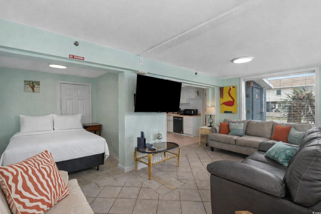 Spacious 2 Bedroom Condo for up to 8 Guests! Hartford Inlet 100