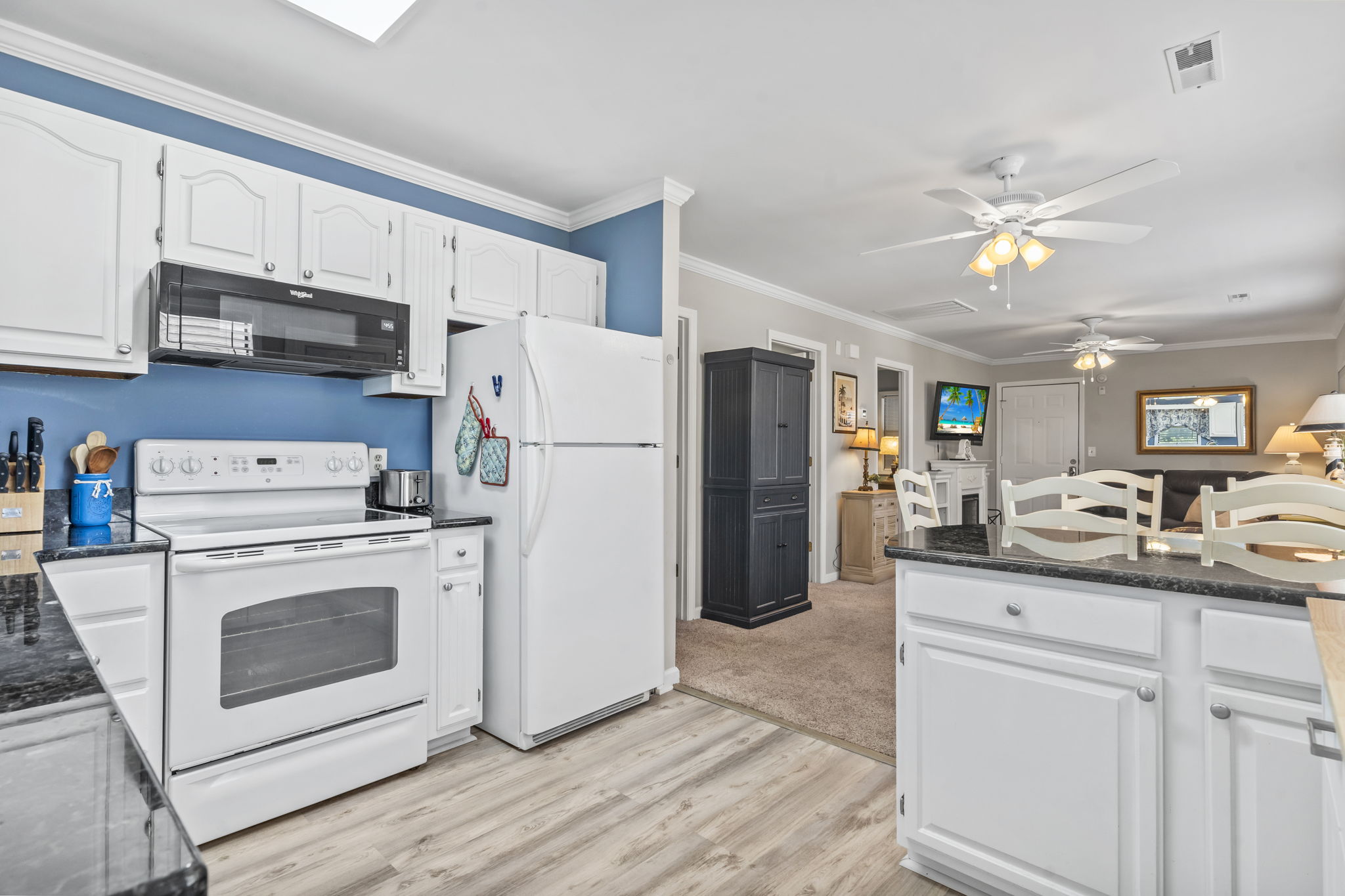 Gorgeous 2 Bedroom Condo for 4! Summer Times Unit 8