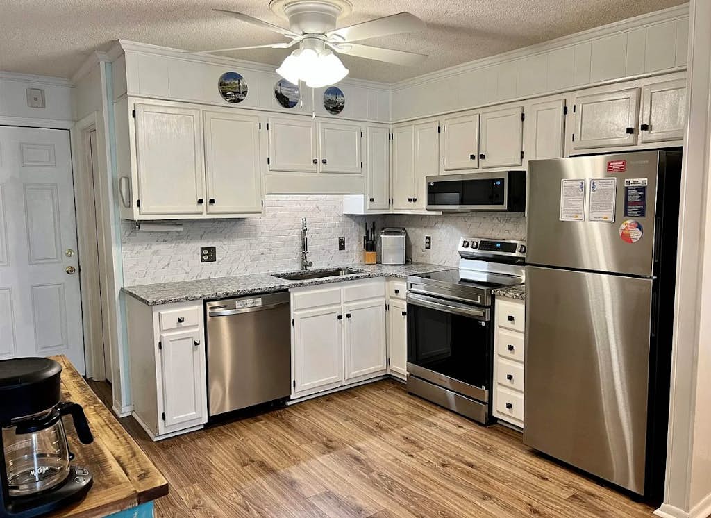 2 Bedroom Oceanview Condo at Sea Cabin! Sleeps 5!