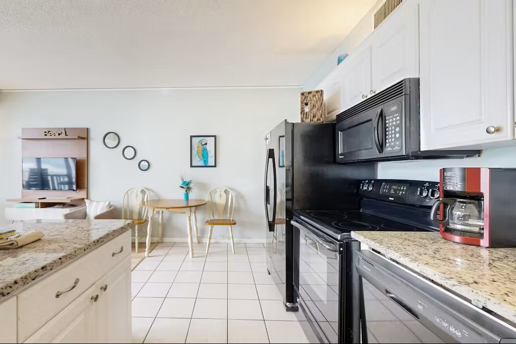 Relaxing Oceanfront 2BR Beach Condo! Royal Garden 1514