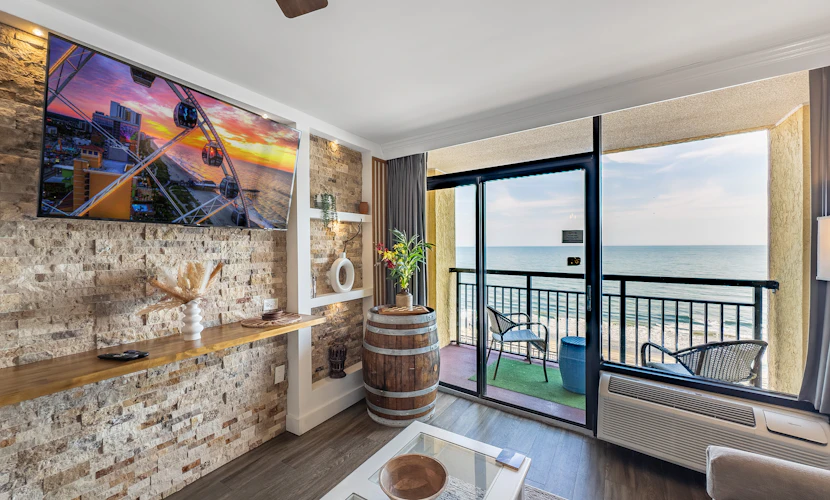 Gorgeous Renovated & Nautical Oceanfront Condo! Caravelle 937