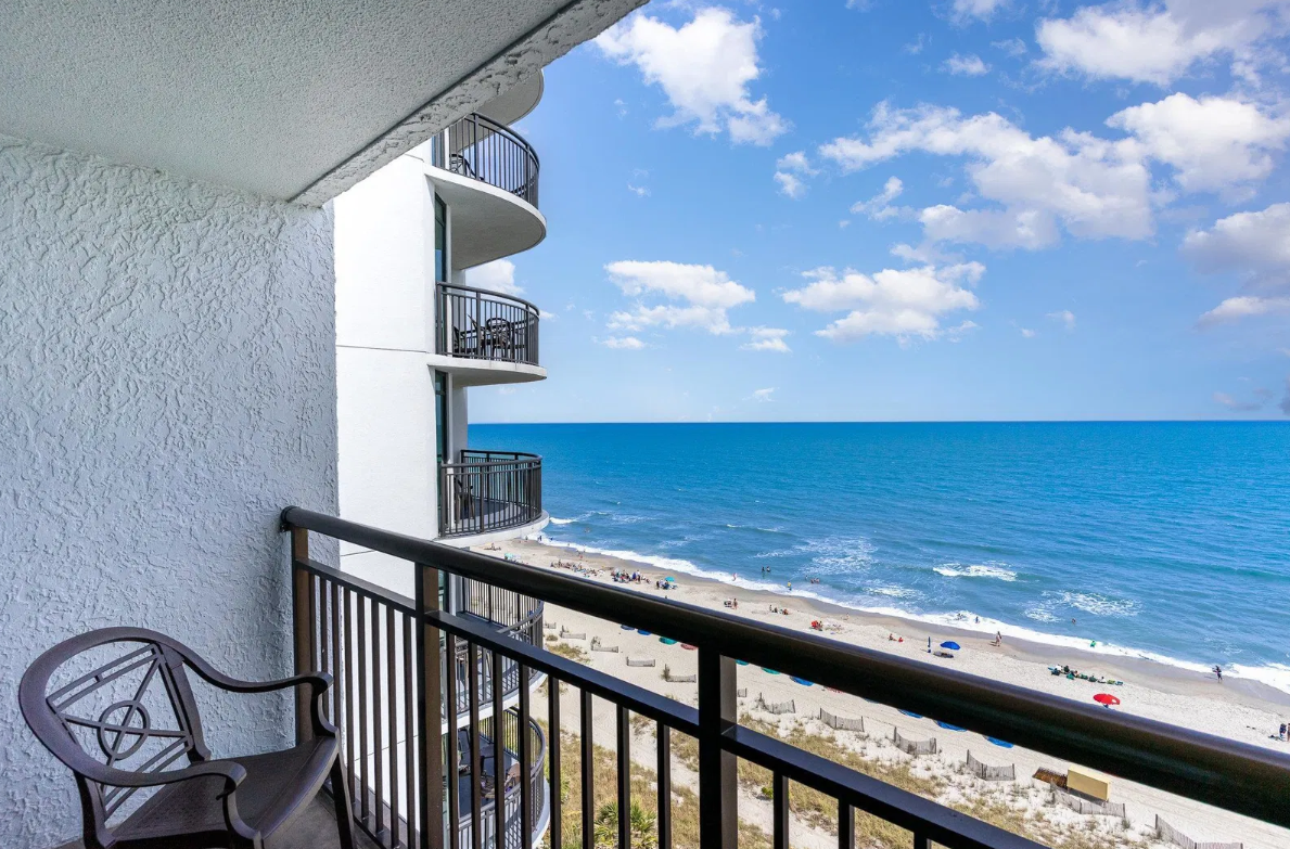 Oceanfront 1 BR Getaway-Amazing Amenities and Views! Caribbean 1020