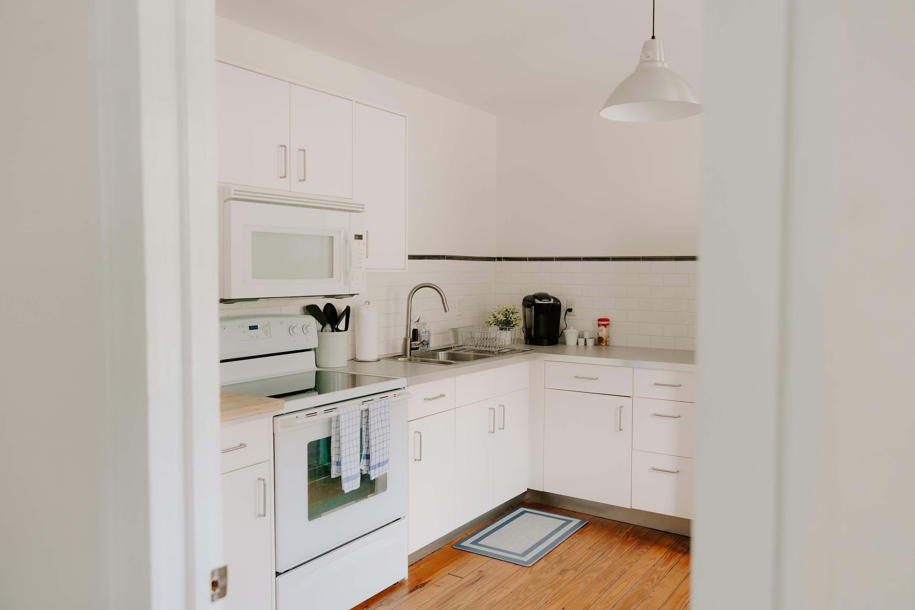 Charming Charleston Bungalow Near Downtown w/ WiFi and AC