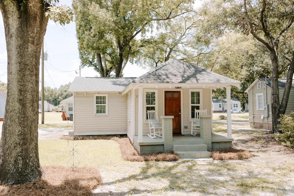 Stylish Bungalow Stay Near Downtown Charleston