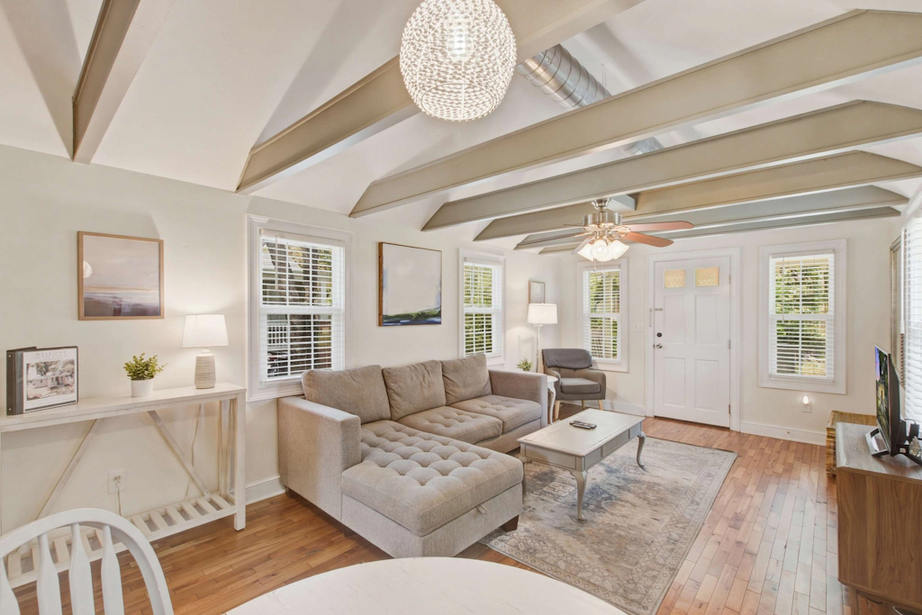Stylish Bungalow Stay Near Downtown Charleston