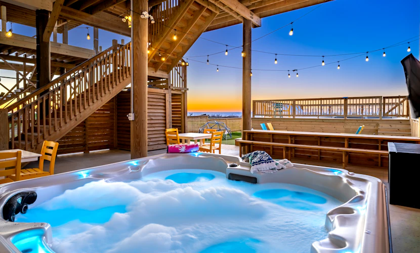 Laguna Villa: The Ultimate Beachfront Mega-Retreat: 9BR, Sleep 32