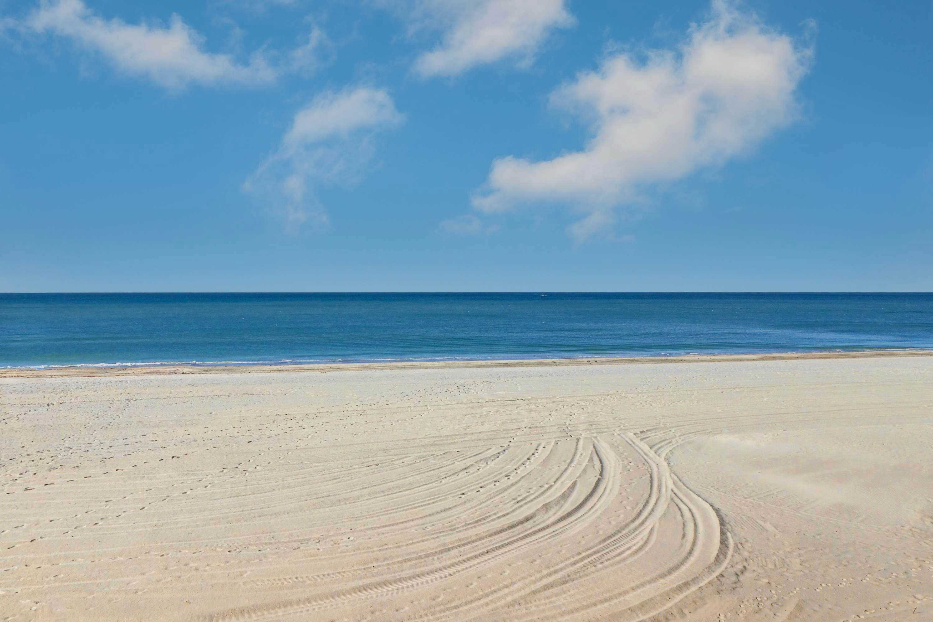 Gulf-Front Condo with Pool & Stunning Sunset Views