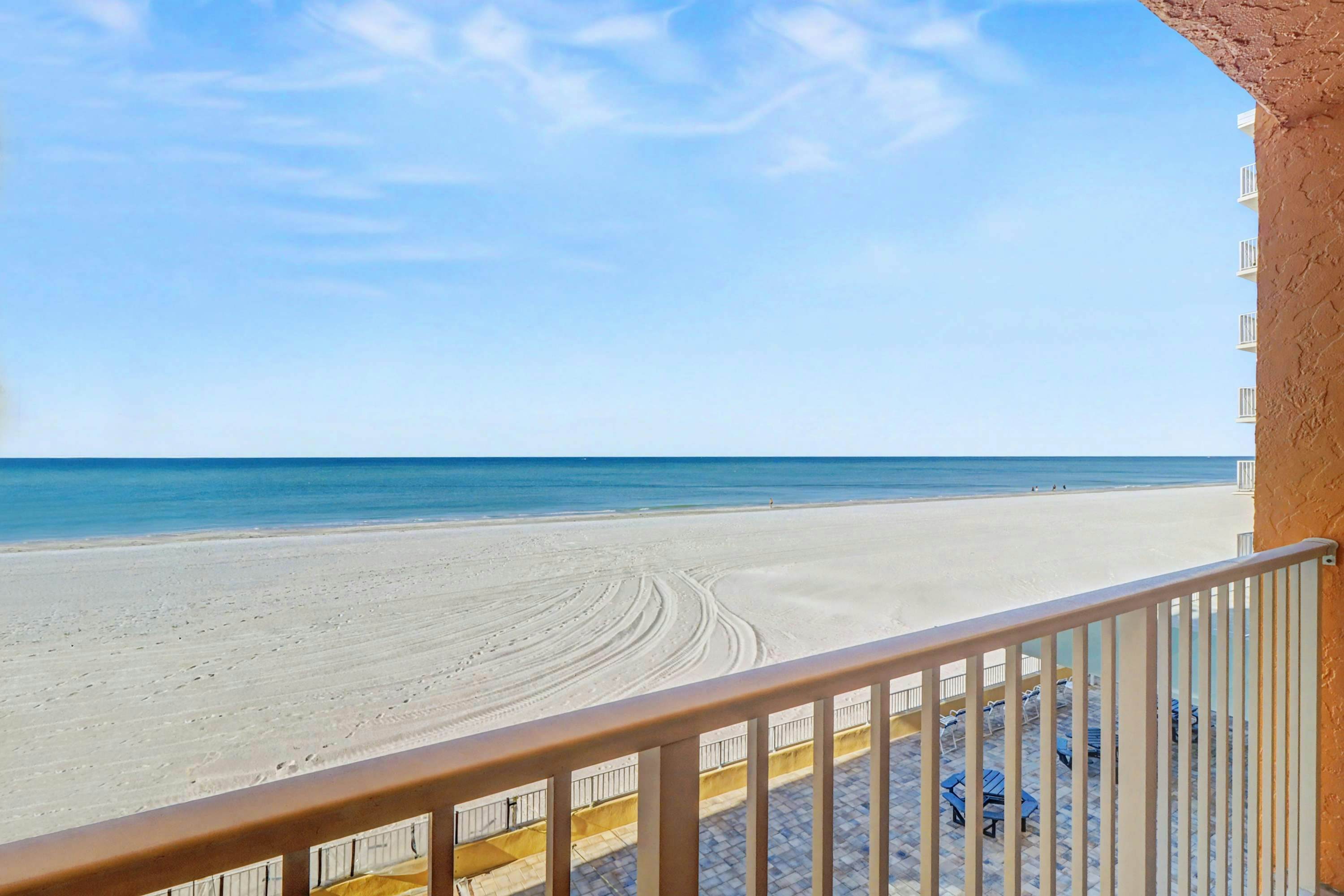 Gulf-Front Condo with Pool & Stunning Sunset Views