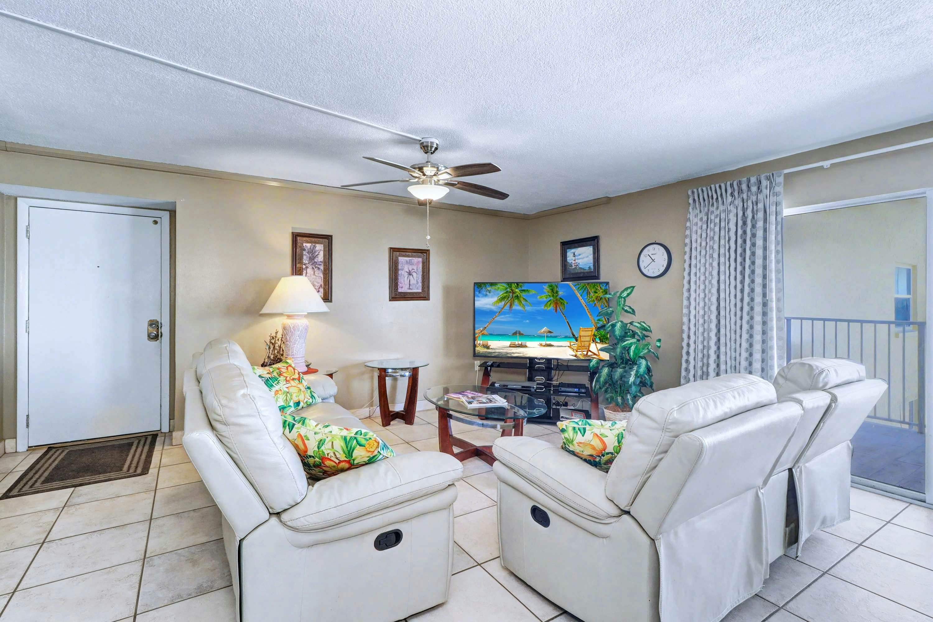 Gulf-Front Condo with Pool & Stunning Sunset Views