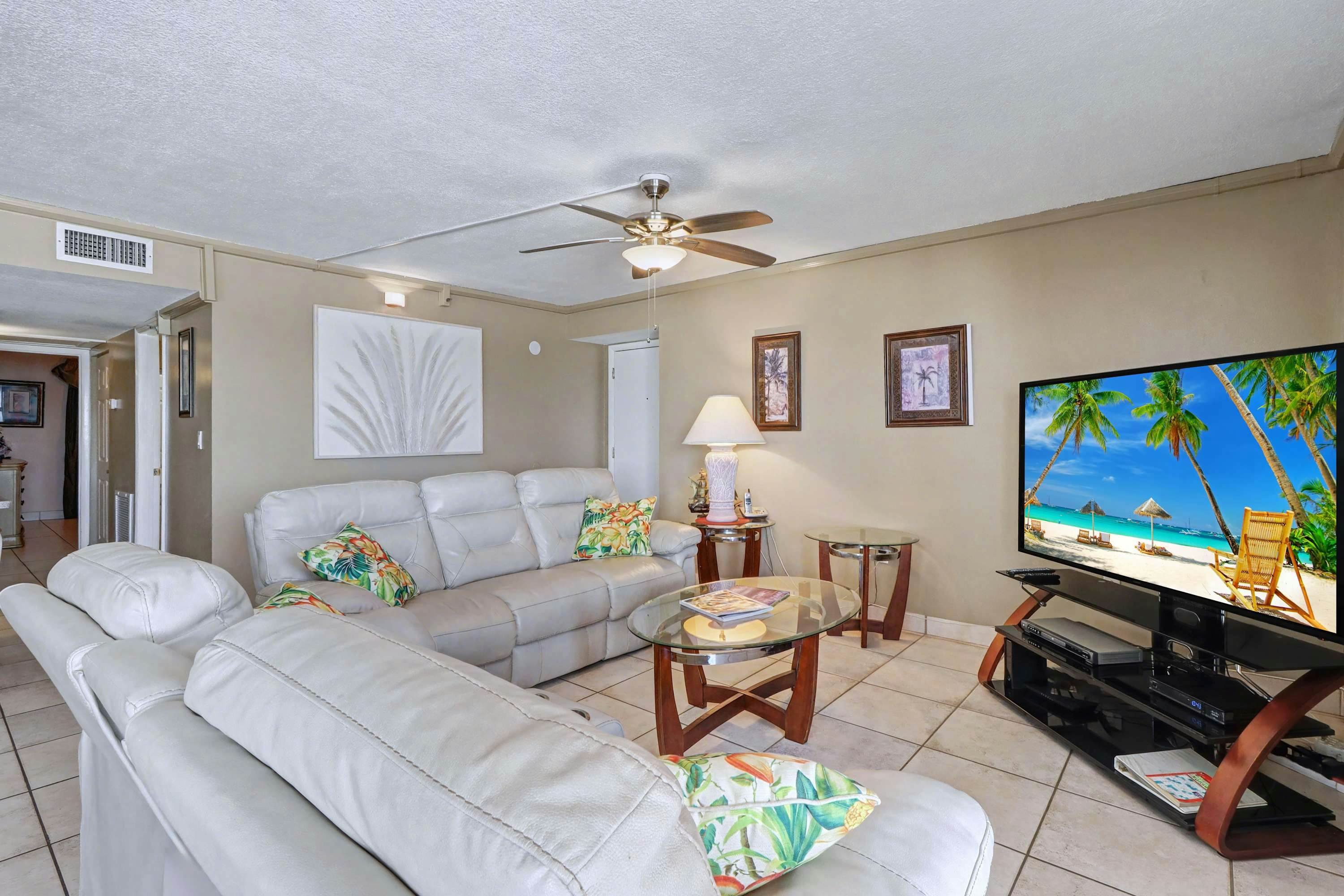 Gulf-Front Condo with Pool & Stunning Sunset Views