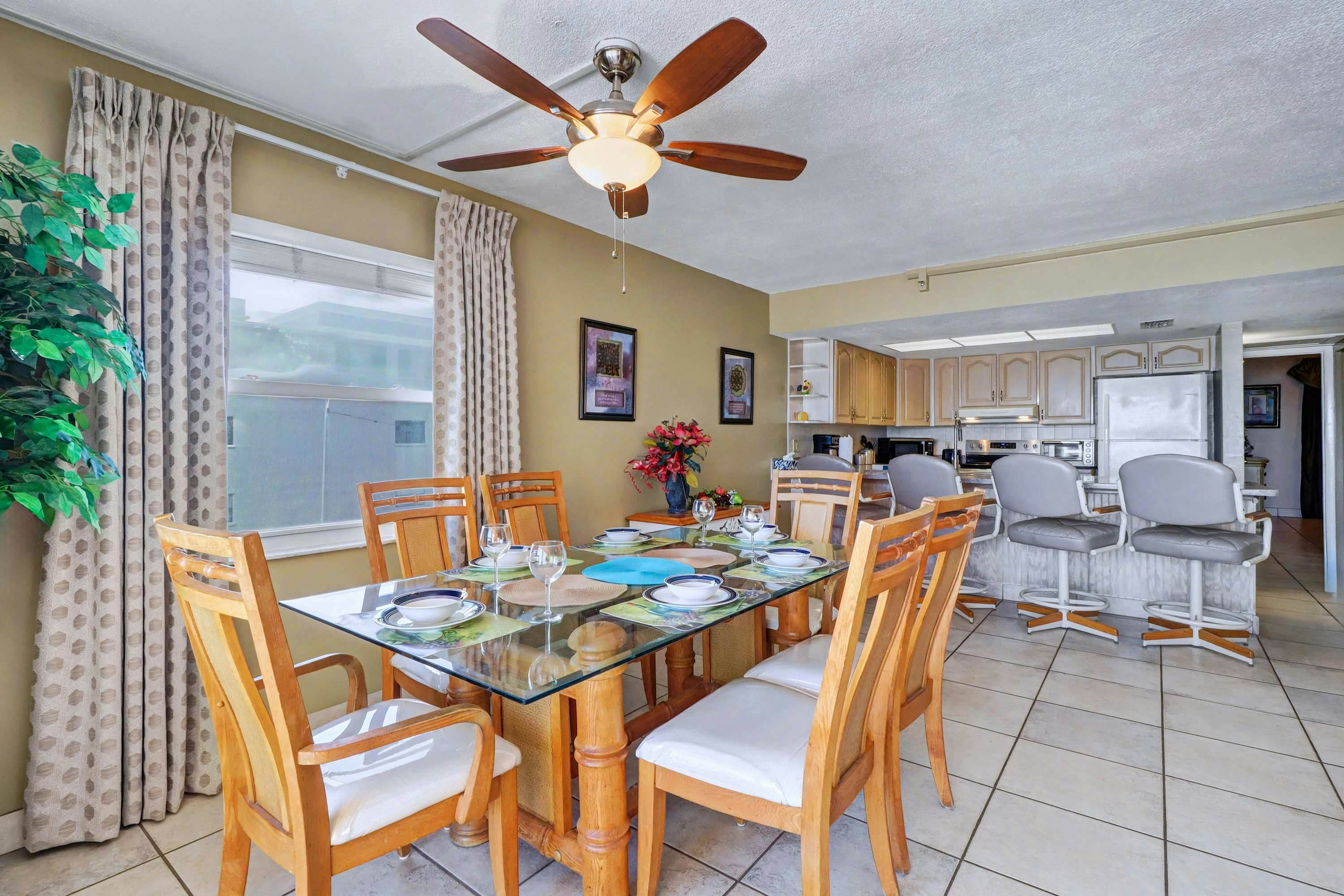 Gulf-Front Condo with Pool & Stunning Sunset Views