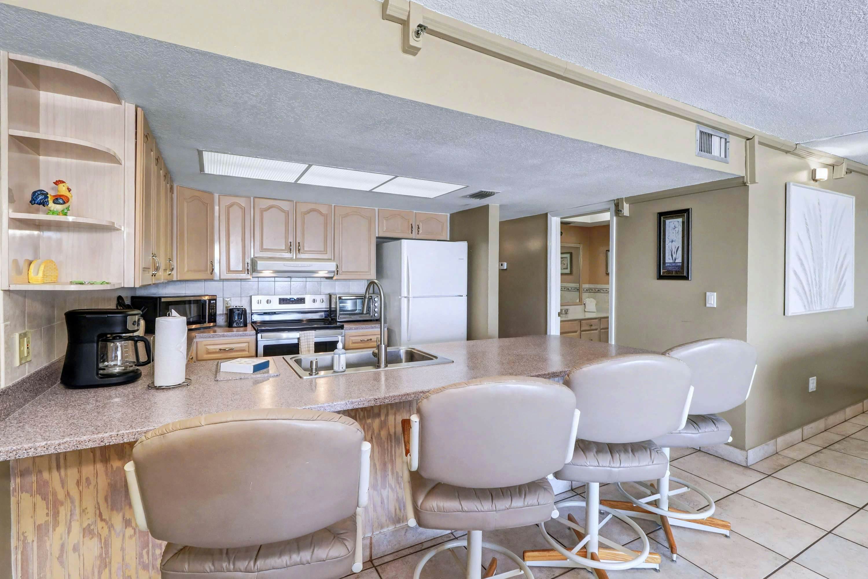 Gulf-Front Condo with Pool & Stunning Sunset Views