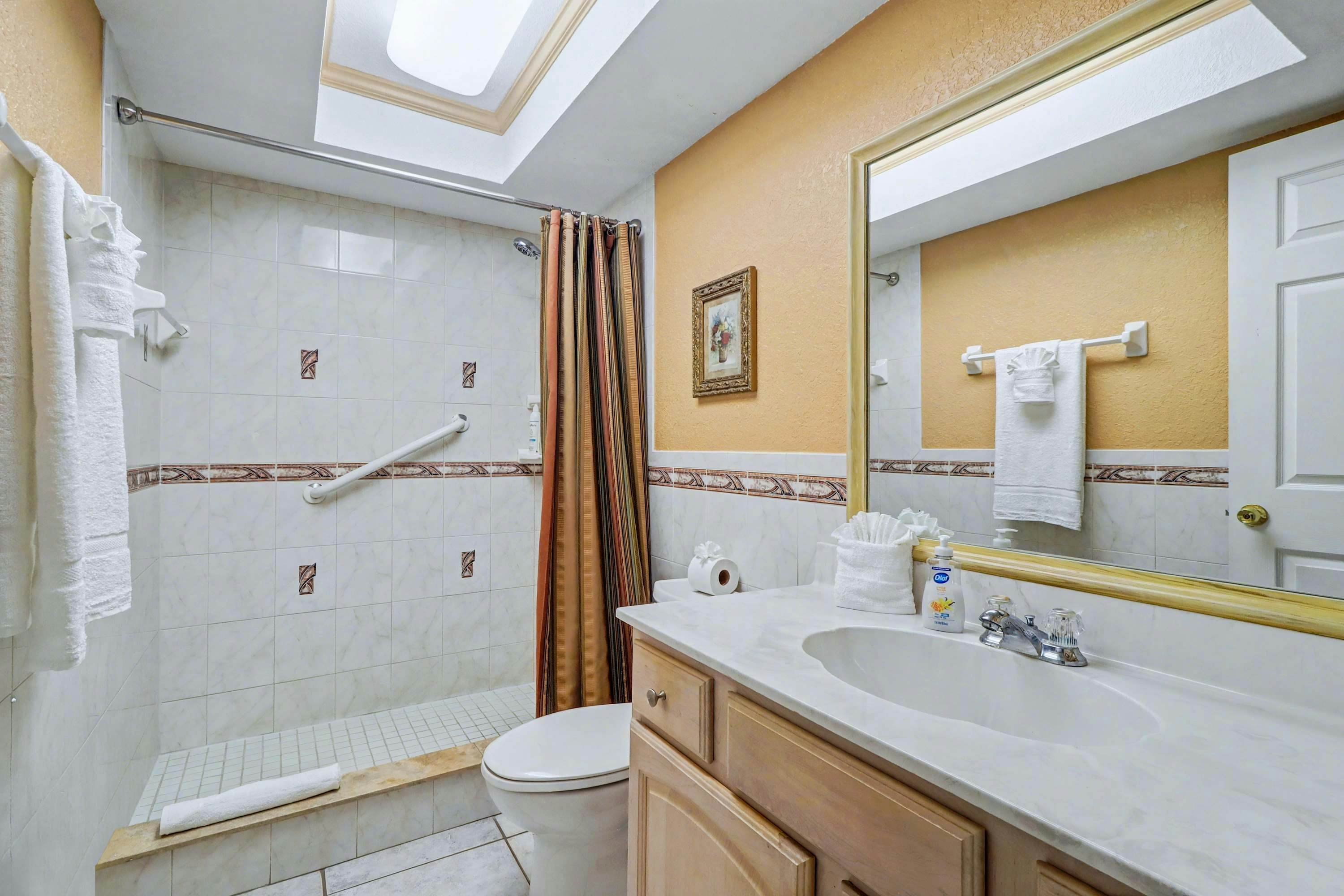 Gulf-Front Condo with Pool & Stunning Sunset Views