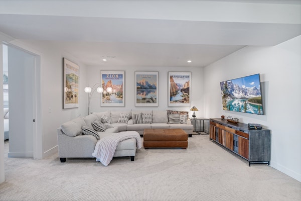 Red Ledges Abajo Peak Escape, Min 90 Day Stay