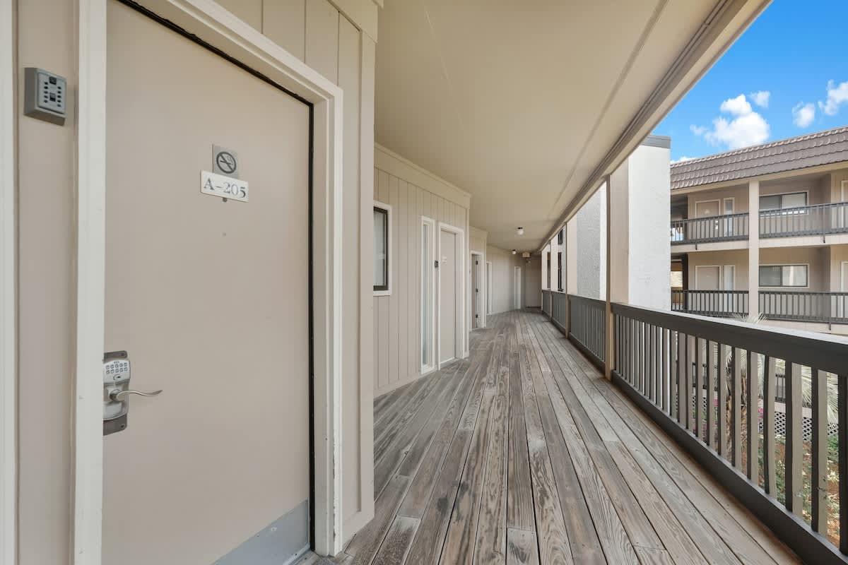 Hilton Head Hideaway: Renovated 1BR Ocean Villa A205