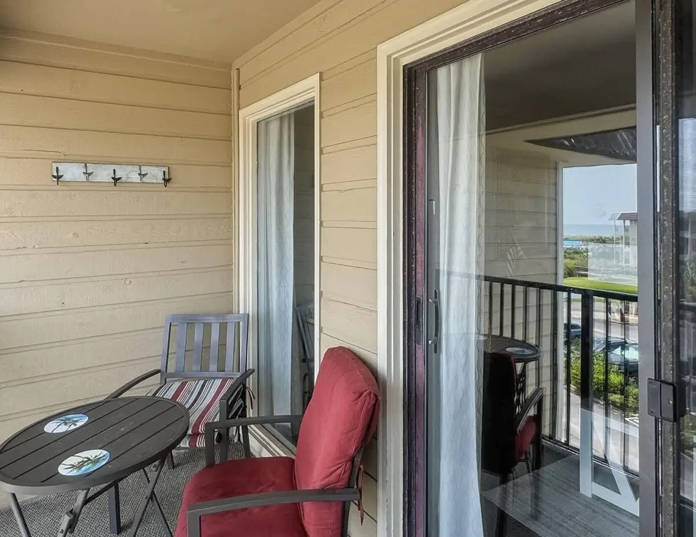 Top-Floor Sunrise Villa | 1 Min Walk to Beach