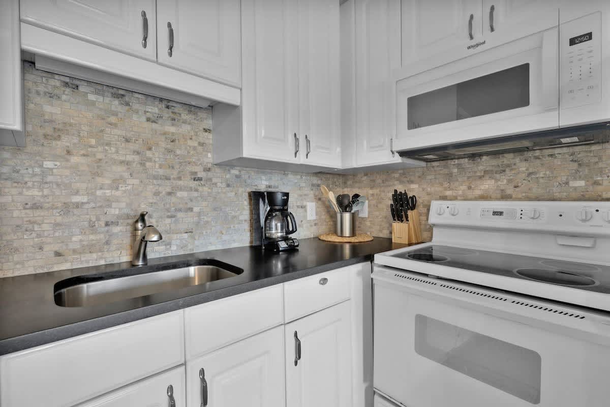 Steps to Sand: Ocean Villa with Pool & Tennis