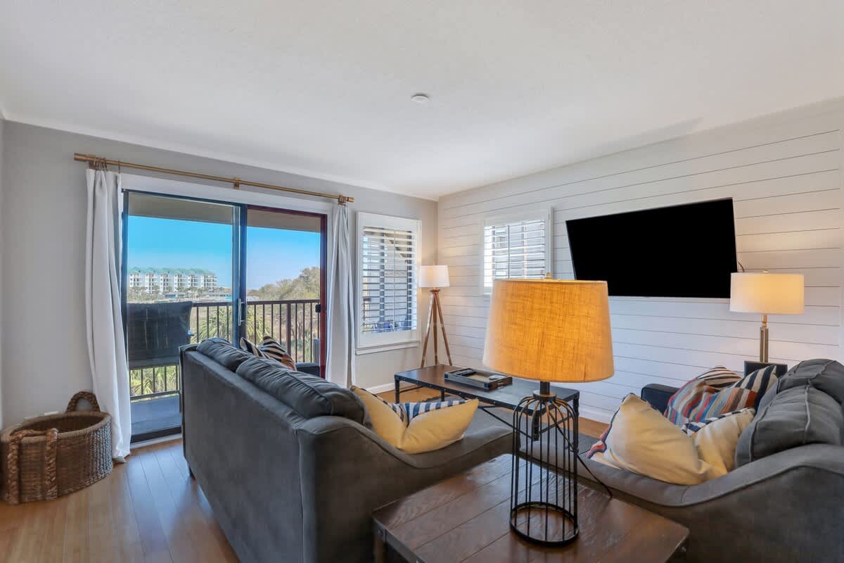 Admiral's Row 320 - Oceanview & Resort Pool