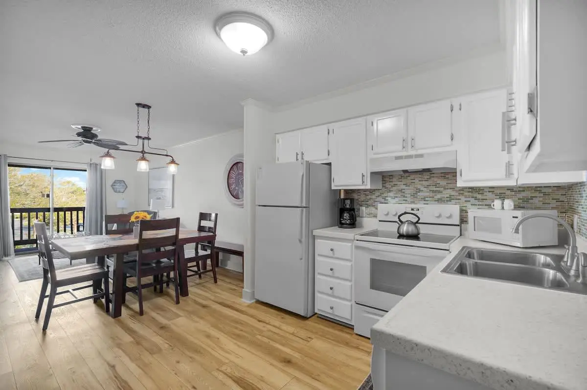 Tennis Villa C14 - Easy Walk to the Beach!
