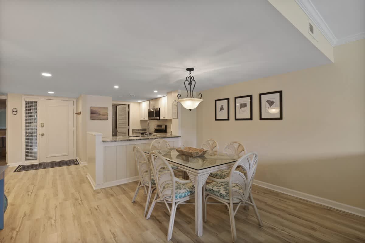 Plantation Club Gem | 10 Min Walk to Beach Club