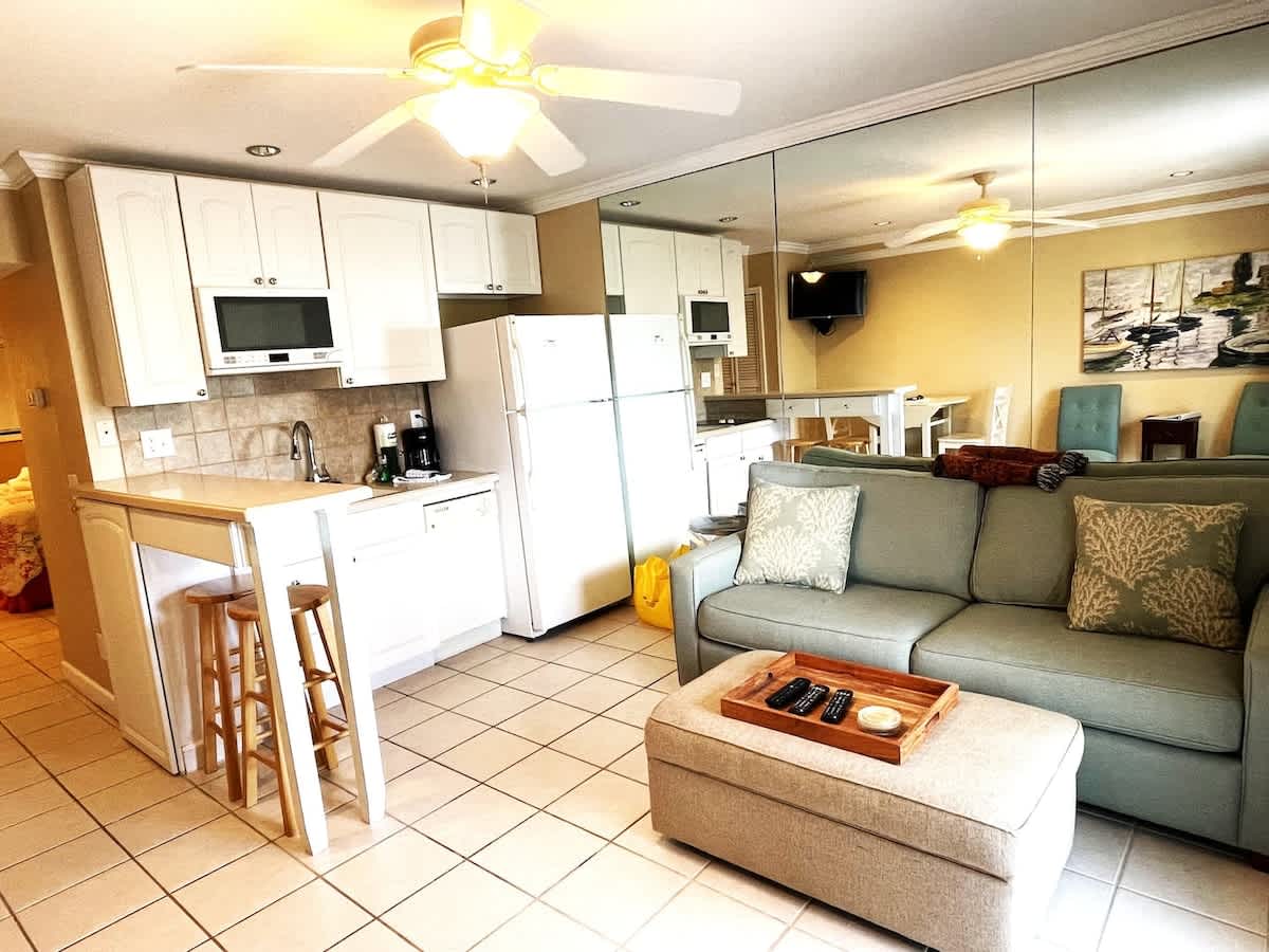 Seaside Villa 207 - Ocean Front with Balcony