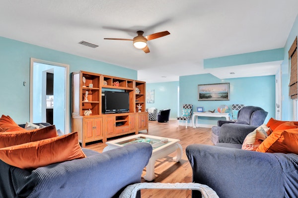 Quiet 4BR Getaway w/Private Pool, Walk to Beach & Florida Room