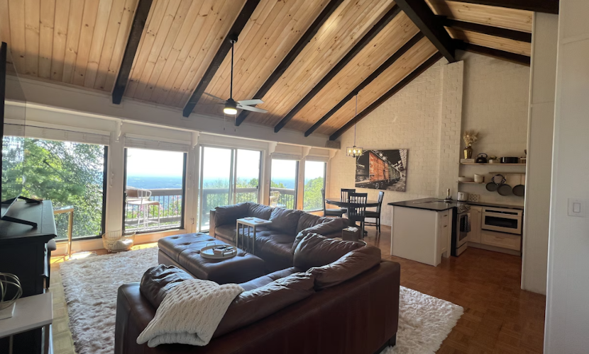 Remarkable Mountain Retreat! Breathtaking Views and Pet Friendly!