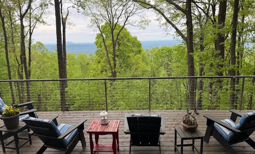 Spectacular Mountain Retreat- Serene Views!- The Groovy Groundhog