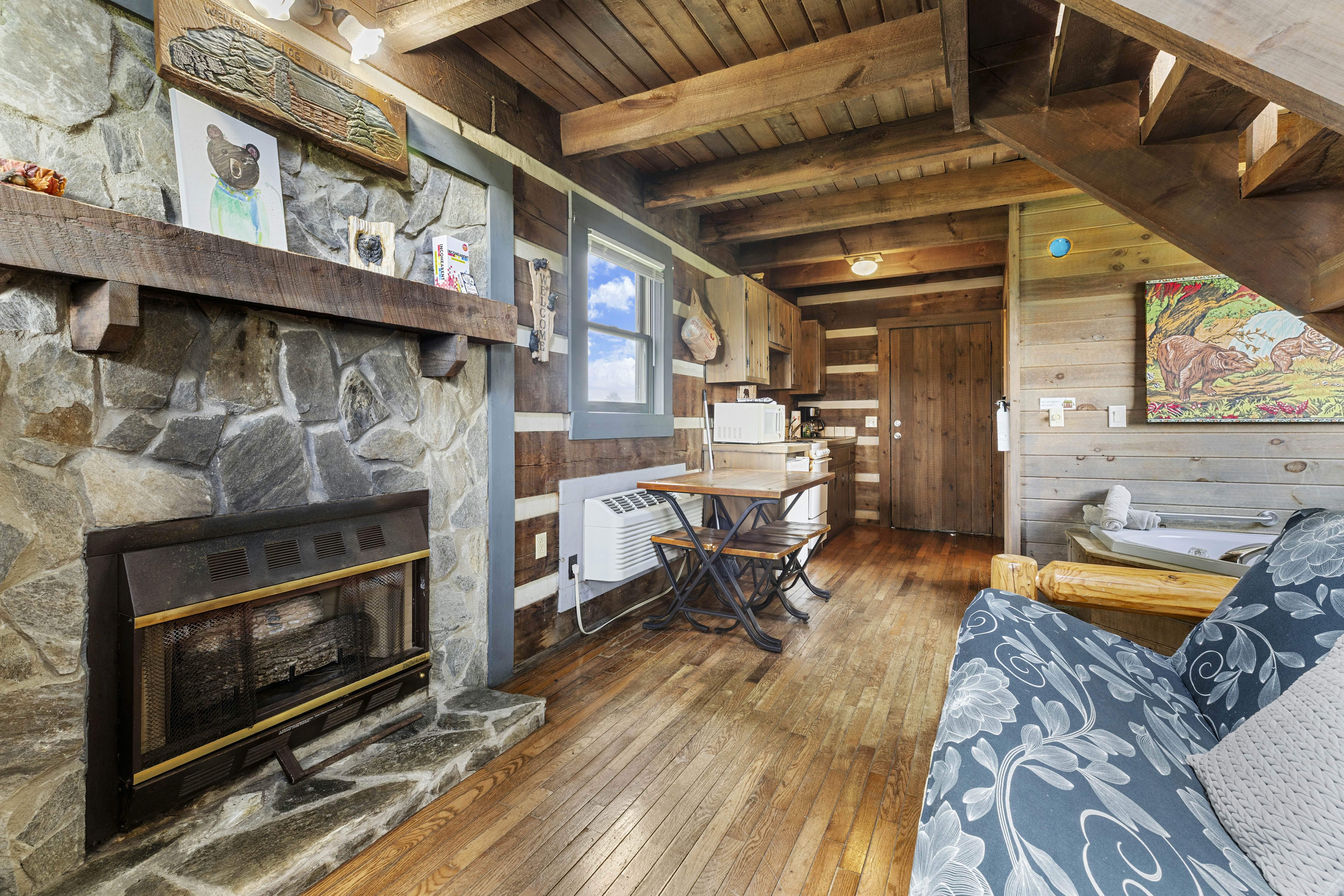 Cabin 1 - Pilot Mountain Cabin